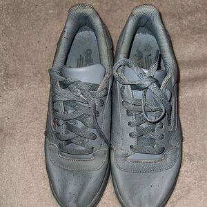 Adidas Gray Minimalist Sneakers Low-Top Design